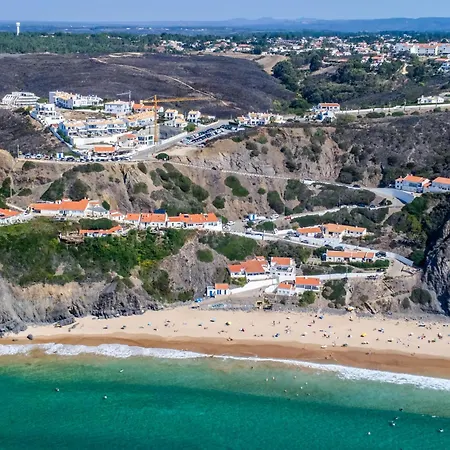 Апартаменты Clifftop Nest Arrifana By Lisbeyond *